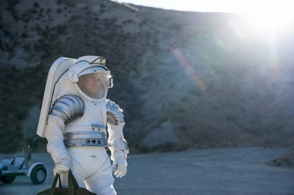 Fakta di Balik Seragam Motif Bulan dalam Serial Space Force