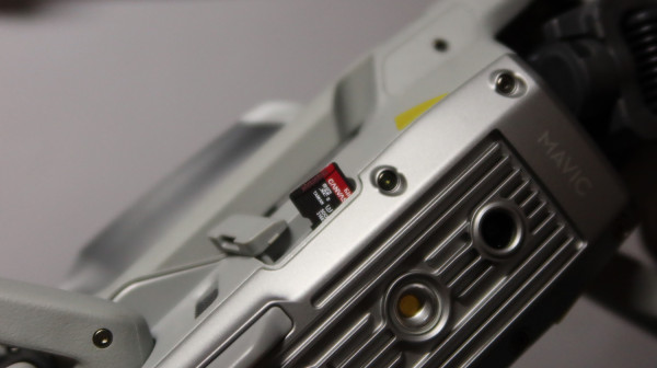 Kingston Canvas React Plus 128 GB, Kartu Memori untuk Videografer dan Pilot Drone
