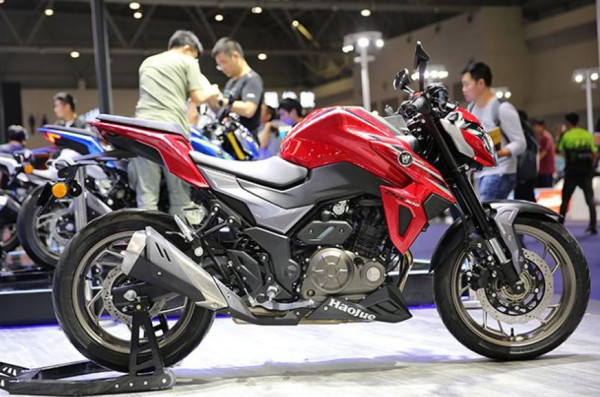 Haojue DR300 Motor Buatan China Ber-DNA 100% Suzuki
