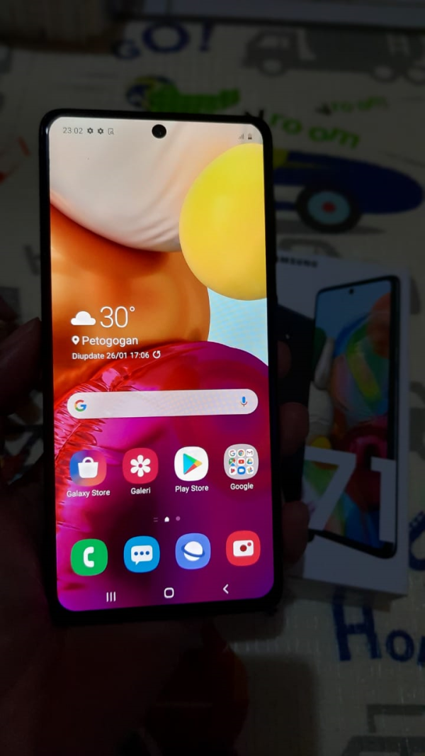 Kamera Lengkap, Layar Luas, Baterai Besar Galaxy A71 Puaskan Konten Kreator
