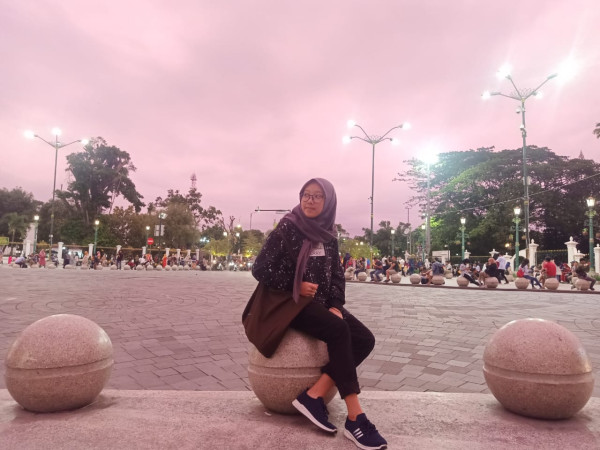 Ide Gaya Pakaian kalau Telat Ke Kampus