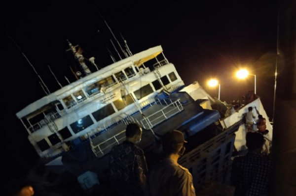 KM Dharma Rucitra Masih Karam di Padangbai Bali, Evakuasi Sulit Dilakukan