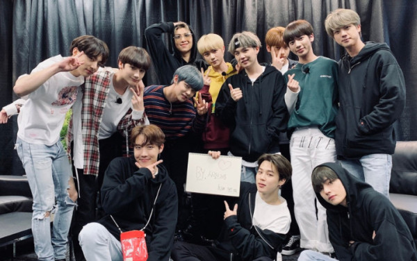 Pasangan Cinta di Balik Lagu-Lagu Hit BTS dan TXT