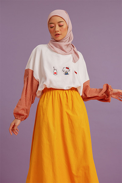 Kolaborasi Modest Wear Berdesain Hello Kitty
