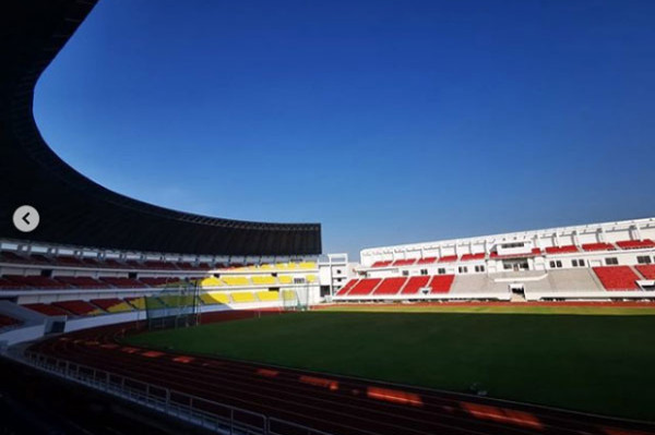 Anies Posting Foto Bersepeda, Ganjar Posting Foto Stadion