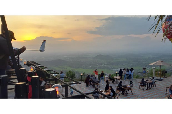 Menikmati Sunset Yogya dari Ketinggian Gunungkidul