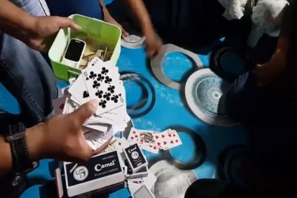 Ironis, 5 Nenek-Nenek di Padang Ditangkap saat Sedang Berjudi
