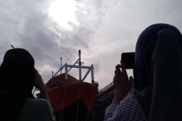Gerhana Matahari Cincin di Indramayu Tertutup Awan Tebal