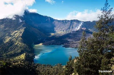 Destinasi Menakjubkan di Indonesia untuk Pendaki dan Pesepeda