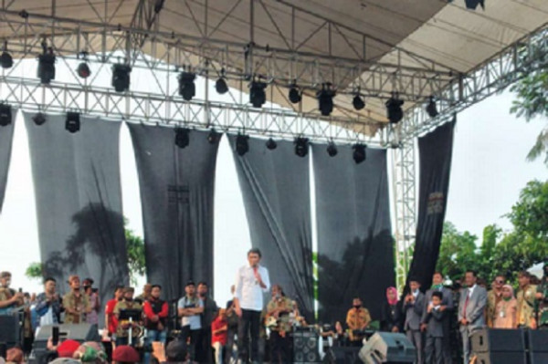 Rhoma Irama Tetap Tampil di Pamijahan Bogor, Penonton Tak Indahkan Physical Distancing