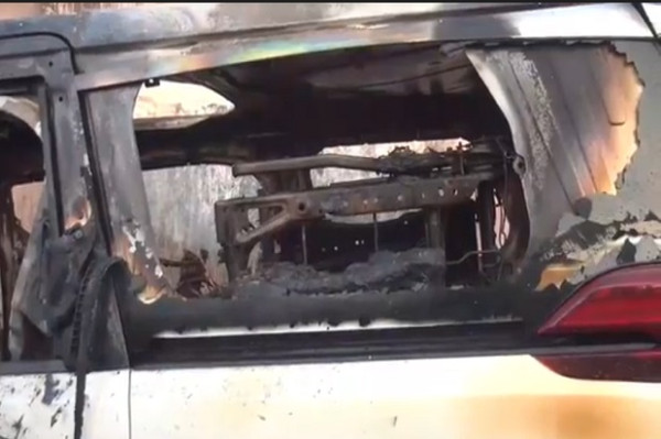 Usai Dipakai Syuting, Ini Penampakan Mobil Via Valen yang Dibakar