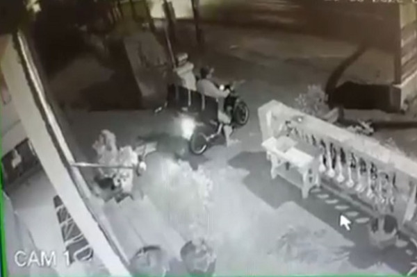 Pencuri Kursi Ruang Tunggu Puskesmas Terekam CCTV