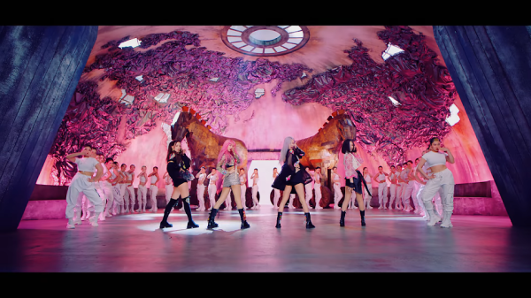Hal yang Mungkin Terlewat dalam Video Musik BLACKPINK How You Like That