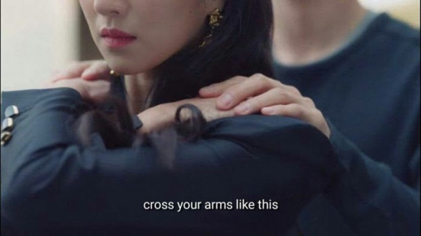 Meniru It's Okay to Not Be Okay, Redam Cemasmu dengan Butterfly Hug