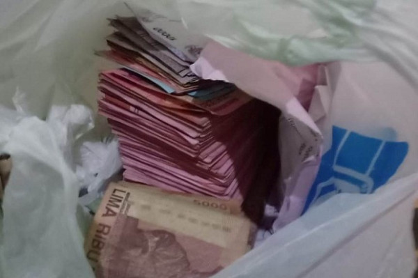 Minimarket di Karawang Dirampok Mantan Karyawan, Rp100 Juta Amblas