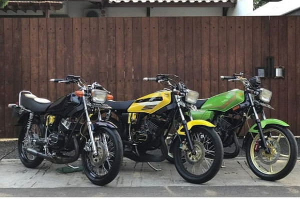 Bukan Kaleng Rombeng, 8 Motor Tua Ini Berani Diadu Sama yang Baru