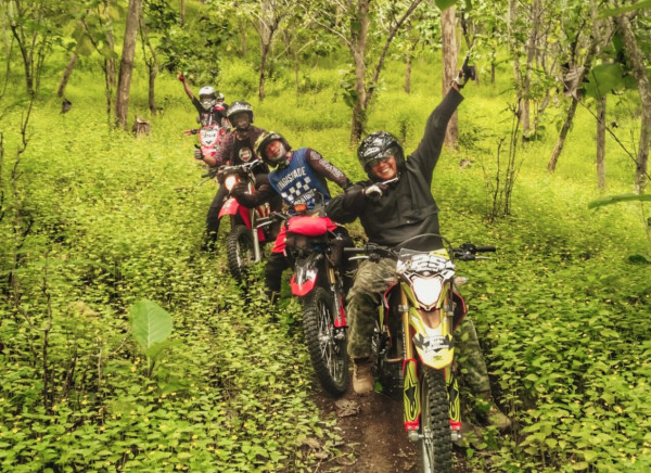 Komunitas Trail Tawon, Si Pembelah Belantara dan Pesisir Selatan Malang