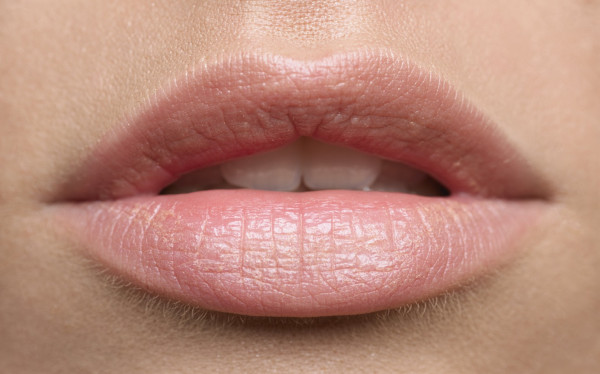 12 Cara Pakai Concealer untuk Tutupi Kekurangan dan Kesalahan Berdandan