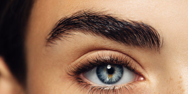 12 Cara Pakai Concealer untuk Tutupi Kekurangan dan Kesalahan Berdandan
