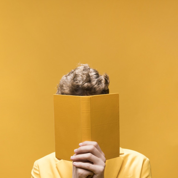 Membaca Buku Bisa Jadi Terapi untuk Banyak Masalah Kesehatan Mental