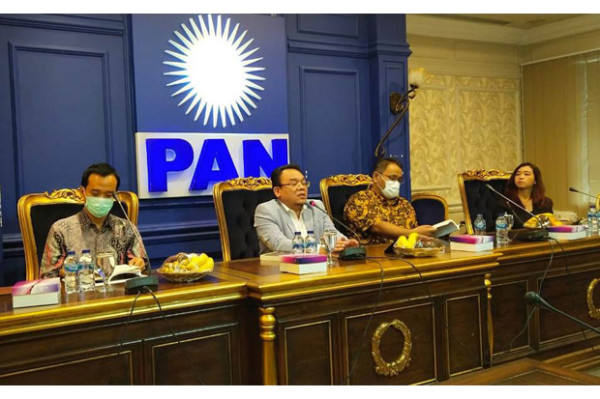 Luncurkan Buku, Saleh Daulay Ungkap Alasan Kritik Terawan, Luhut, dan Mahfud
