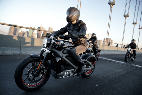 Tipe-Tipe Pengendara Motor di Jalanan, Kamu Termasuk yang Mana?