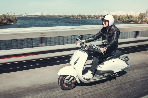 Tipe-Tipe Pengendara Motor di Jalanan, Kamu Termasuk yang Mana?