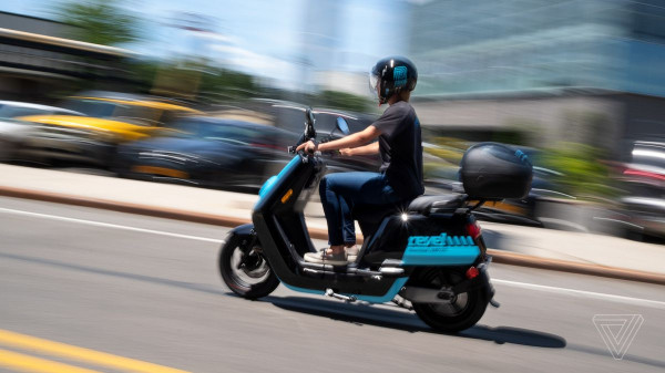 Tipe-Tipe Pengendara Motor di Jalanan, Kamu Termasuk yang Mana?