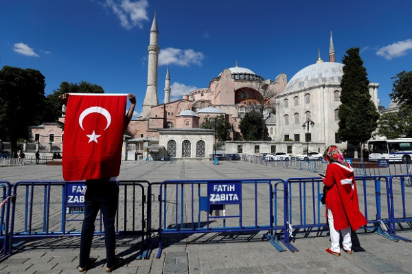 Toleransi Islam di Hagia Sophia: Simbol-Simbol Gereja itu Tetap Utuh