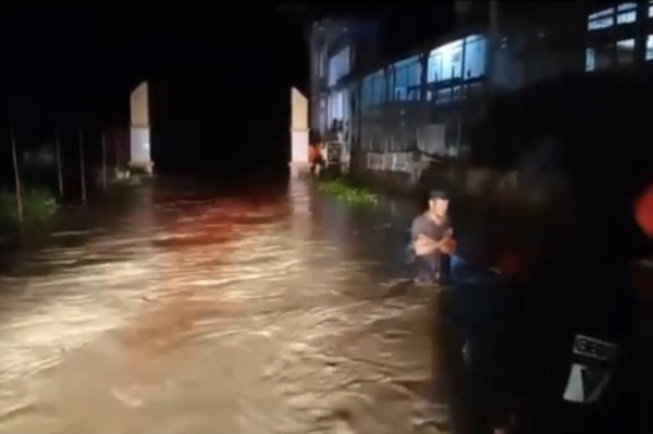 Banjir Bandang Terjang Masamba Luwu Utara, Ribuan Rumah Terendam