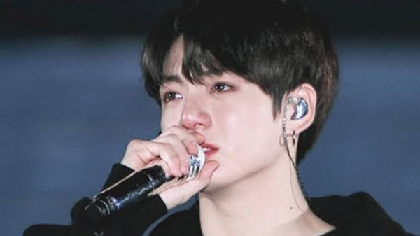 Ini Gaya Nangis Para Personel BTS, Menurut Mereka Sendiri