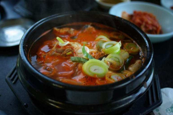 Berani Coba? Ini 5 Menu Sarapan Teraneh di Dunia