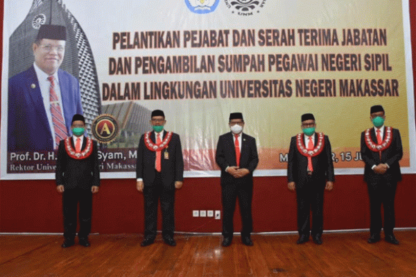 Terapkan Protokol Kesehatan, Rektor UNM Lantik 4 Warek