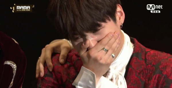 Ini Gaya Nangis Para Personel BTS, Menurut Mereka Sendiri