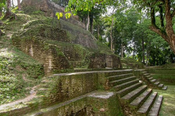 Hiii Serem, 5 Tempat Indah Ini Ternyata Jadi Kuburan Massal