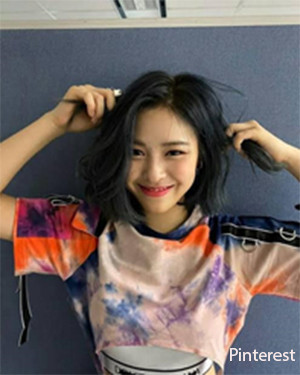 V BTS hingga Jennie BlackPink, Idol Korea Ini Tampil Keren dengan Busana Tie Dye