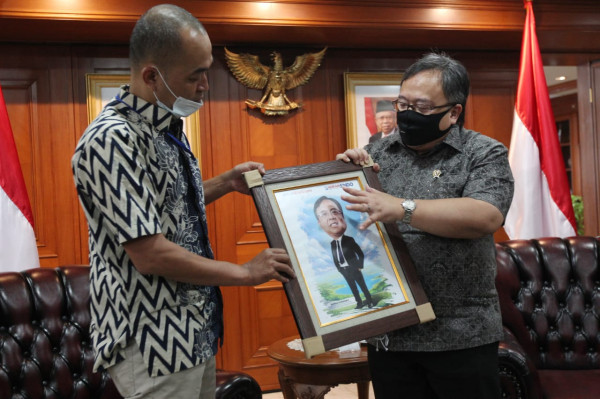 Sajikan Sains dari Sudut Berbeda, SINDO Media Kunjungi Menristek