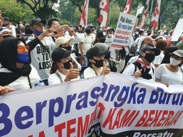 Ratusan Pekerja Hiburan Malam Geruduk Pemprov DKI