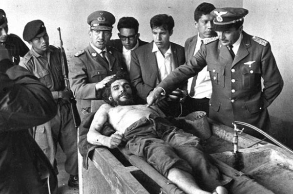 Foto Hitler di Paris dan Jasad Che Guevara yang Tetap Dikenang