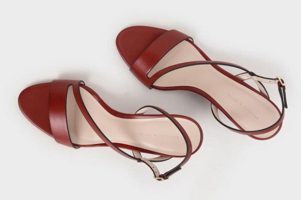 Koleksi Musim Panas Charles & Keith Tonjolkan Gaya Klasik dan Aksen Geometris