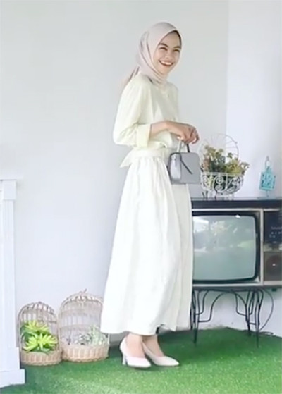 Essential Item Wajib Punya untuk Gaya Hijab Minimalis