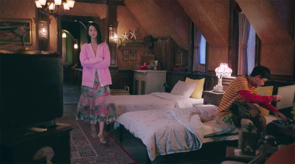 Terlihat Sederhana, Outfit Seo Ye Ji dalam It's Okay to Not Be Okay Ini Ternyata Nyaris Rp10 Juta