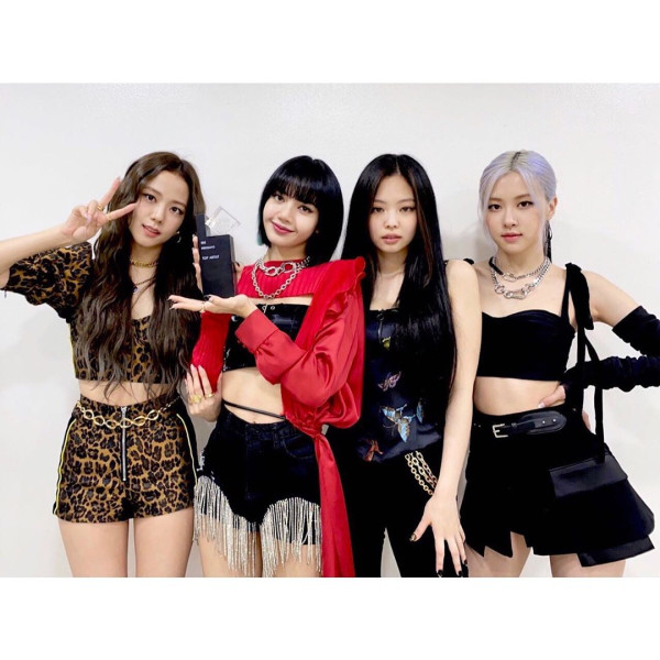 BLACKPINK Kalahkan Ariana Grande dan Taylor Swift di YouTube