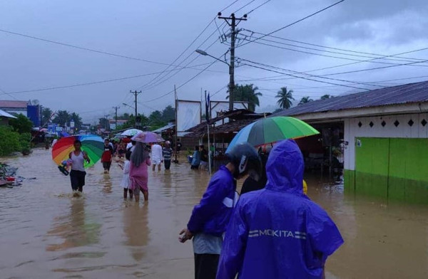 Update Banjir Bolsel: 16 Desa Terendam, Jembatan Bakida Roboh