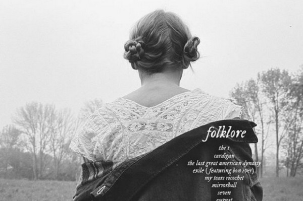 Taylor Swift Kejutkan Penggemar dengan Rilis Album Folklore