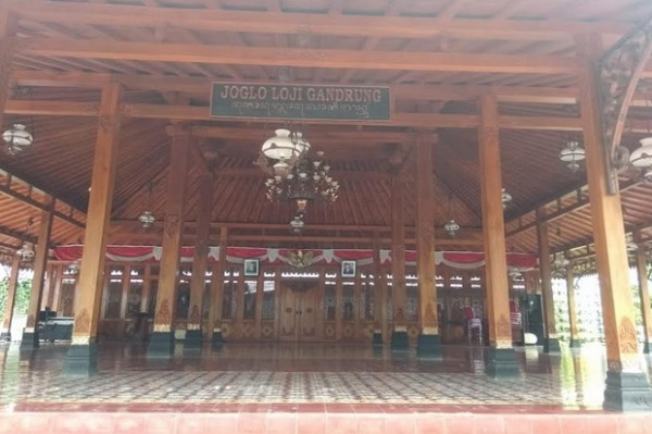 Loji Gandrung, Jamuan Makan Presiden Soekarno dan Gatotkaca Gandrung (2-Habis)