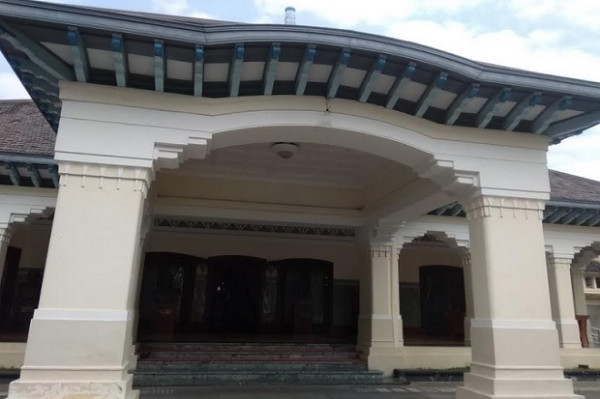 Loji Gandrung, Jamuan Makan Presiden Soekarno dan Gatotkaca Gandrung (2-Habis)