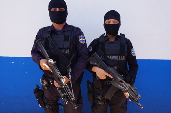 Jelaga Hitam Polisi Dunia Tegakkan Hukum