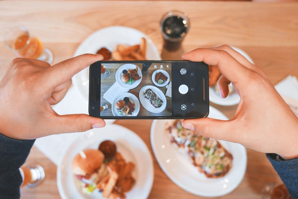 Lima Kebiasaan Menggunakan Smartphone yang Harus Anda Hilangkan