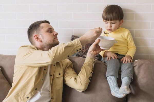Cuci Piring dan Masak di Rumah Harus Jadi Tugas Anak Perempuan? No Way!